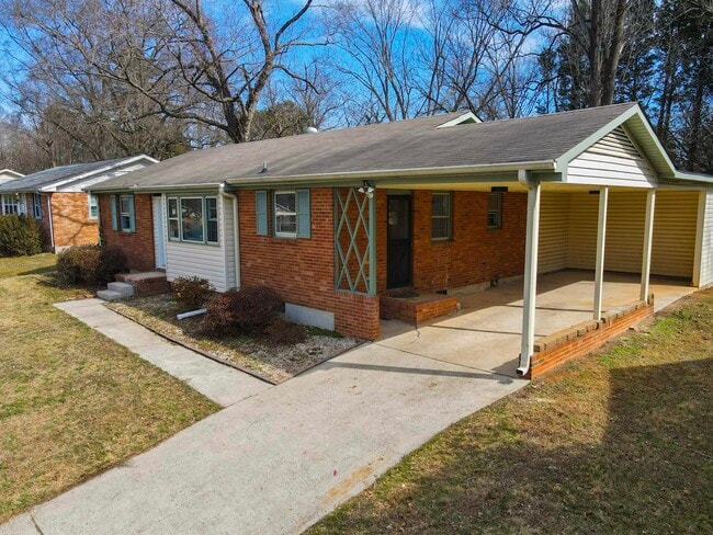 Building Photo - 108 Revere Dr