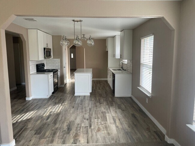 Building Photo - 3 BEDROOM PLUS OFFICE, COMMUNITY POOL, BELTON ISD