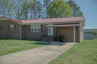 Building Photo - 3 bedroom/ 2 bathroom rental in Cullman Ci...