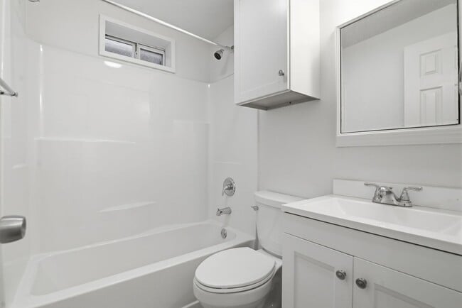 Building Photo - Cozy 1-Bedroom Home
