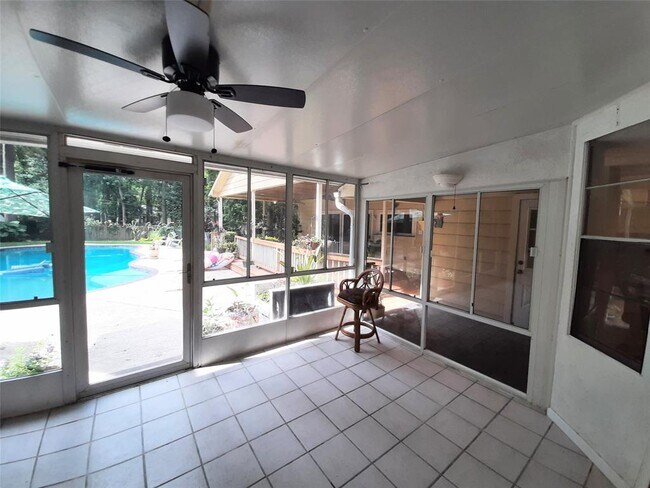 Building Photo - 1558 O'Connor Dr