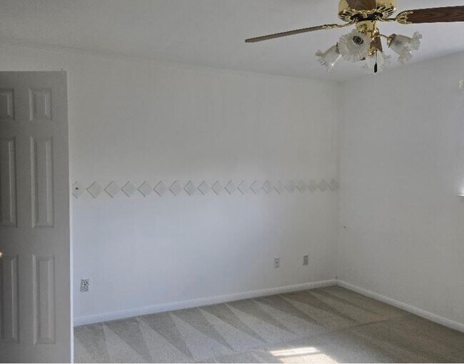 Building Photo - 19711 Dusty Creek Dr