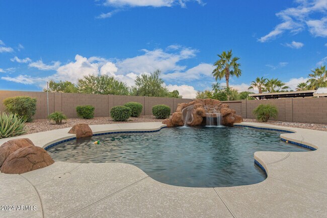 Building Photo - 31748 N Blackfoot Dr