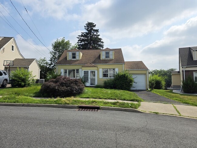 Primary Photo - 40 Highview Dr