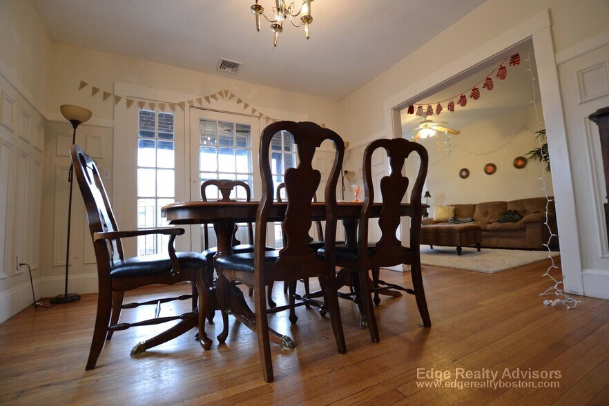 Building Photo - 209 Chestnut Hill Ave