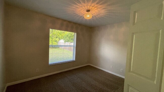 Building Photo - Pet-Friendly 3BR/3BA Single-Family Home in Port Saint Lucie