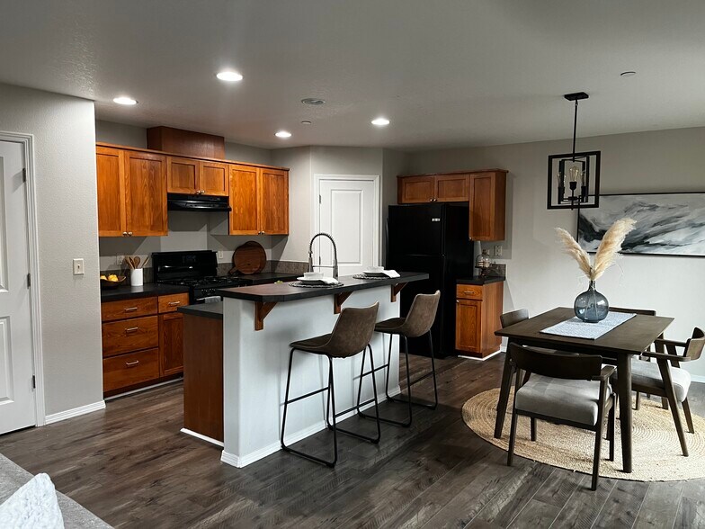 Building Photo - 3301 NW 47th Dr