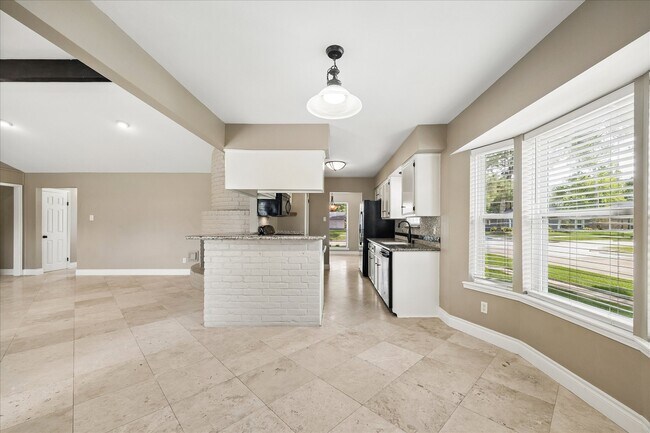 Building Photo - 12322 Nova Ct
