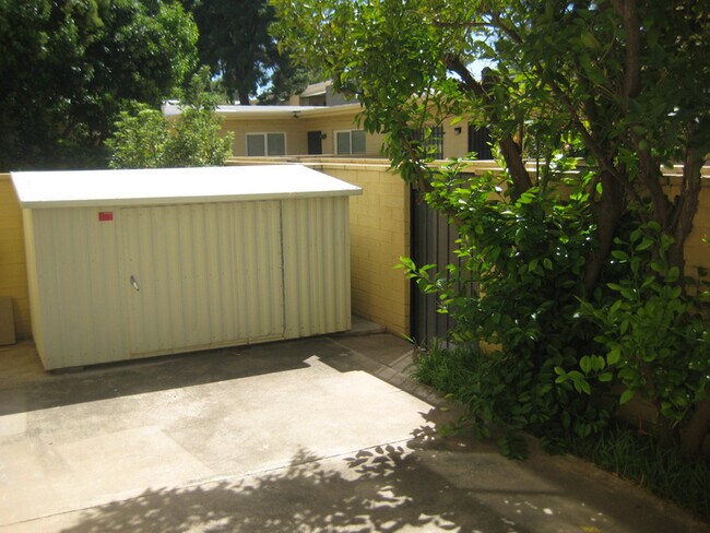 Building Photo - 810 S Kolb Rd