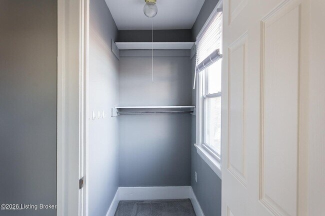 Building Photo - 909 Ash St