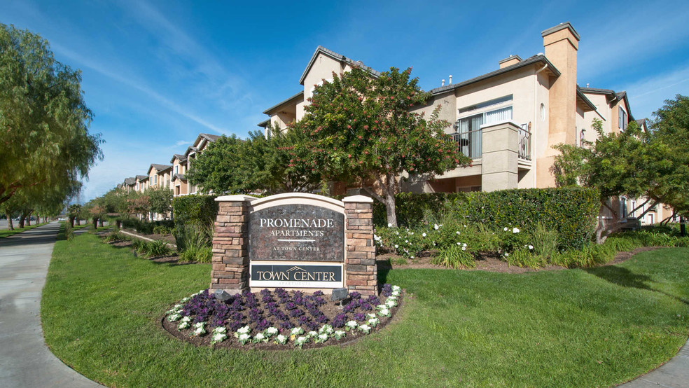 Front Entrance - Promenade at Town Center