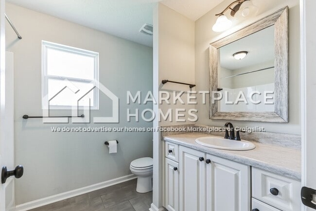 Building Photo - 803 Fenwick Ct