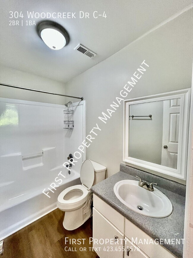 Building Photo - 304 Woodcreek Dr C