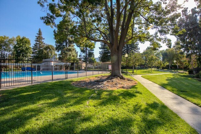 Building Photo - $4,495.00 Almaden 3BD/2.5BA Townhome in the Copperwood Community
