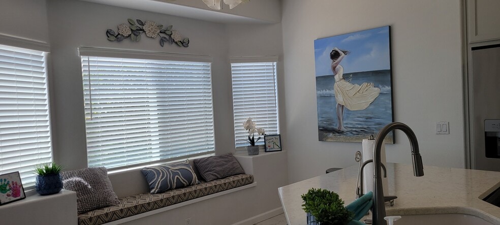 Building Photo - 87 Capanna St