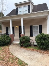 Building Photo - Price & Location!