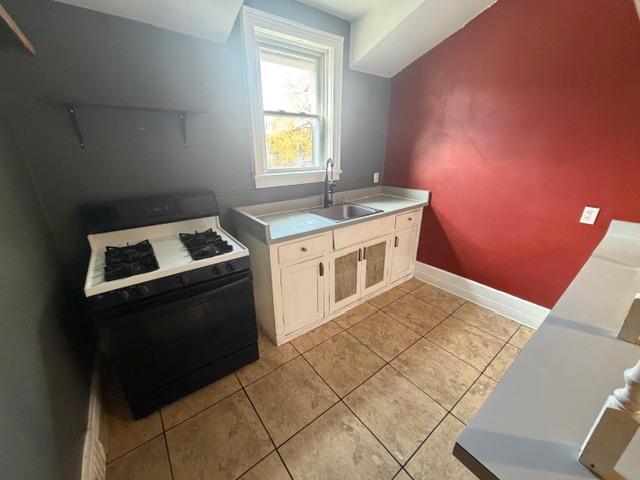 Building Photo - 338 W 10th St