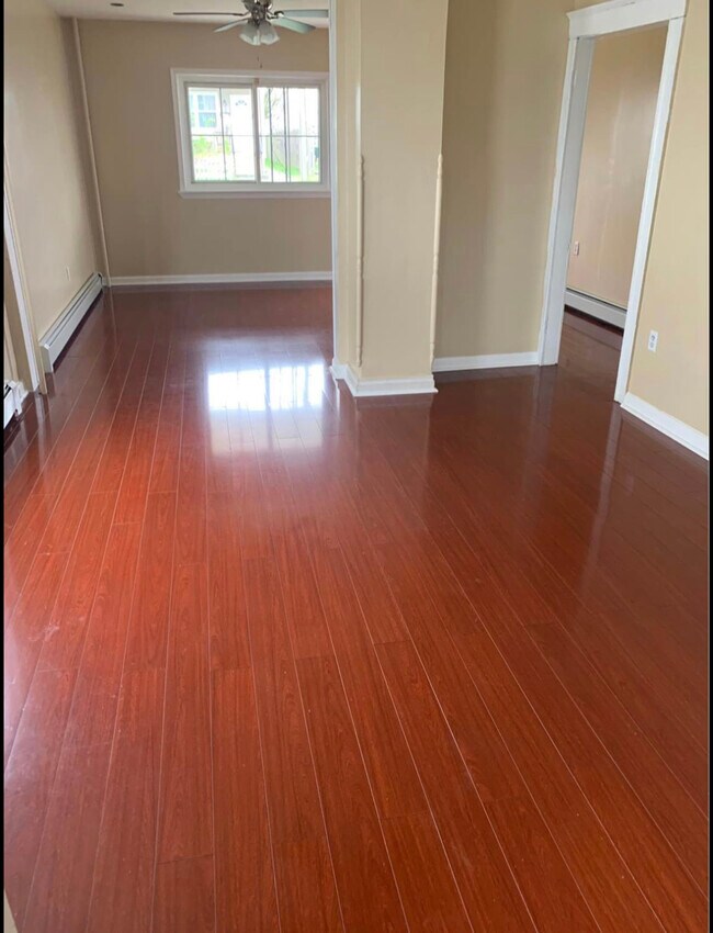 Dinning Room - 382 E Grove St