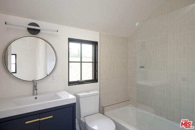 Building Photo - 424 N Avenue 64