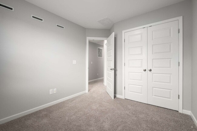 Building Photo - 5339 Bellflower Hls