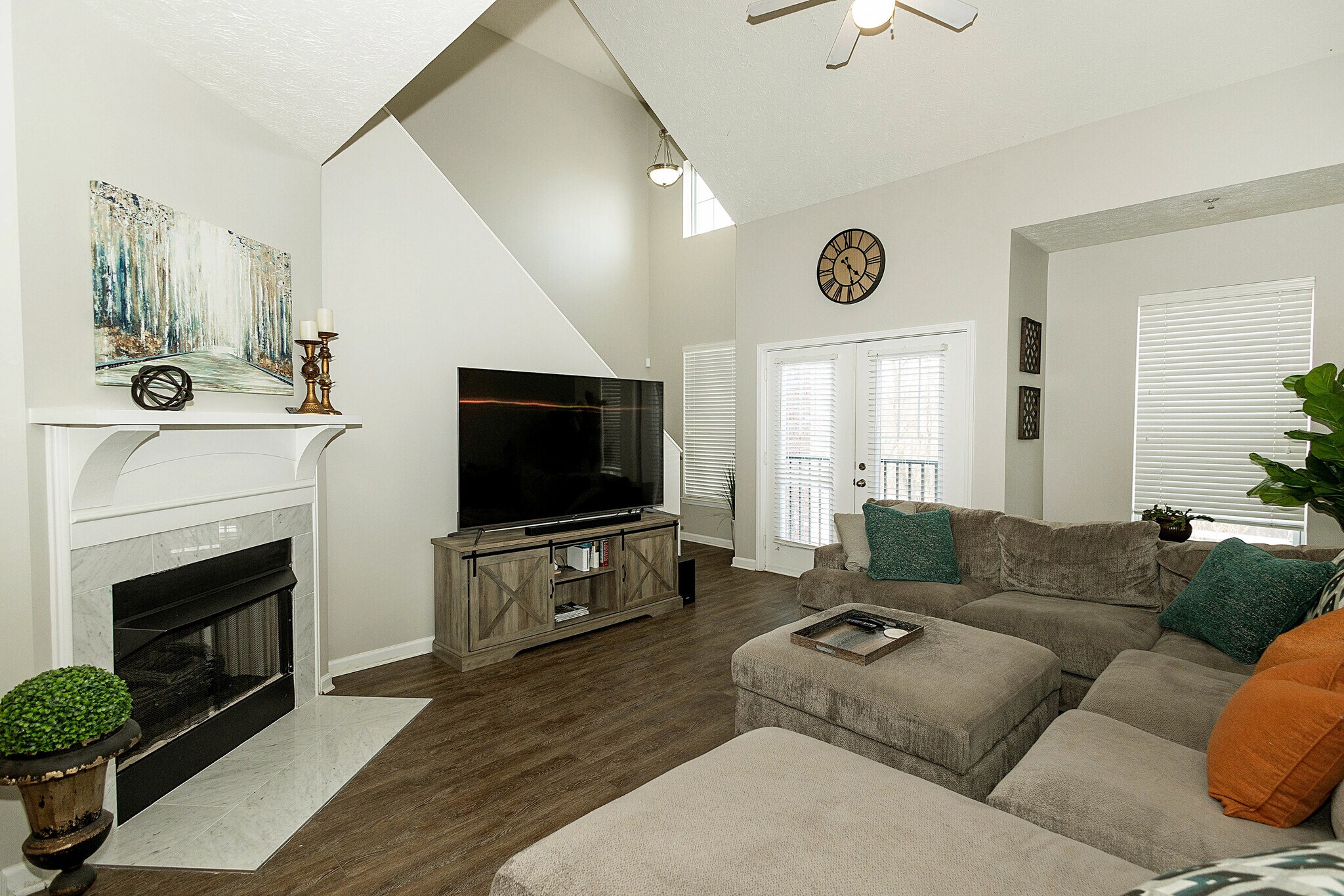 Building Photo - 6595 Reserve Dr
