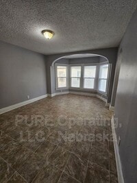 Building Photo - 810 E Erie St