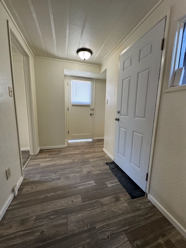 Building Photo - STATUS: AVAILABLE-| R80E| $1495.00