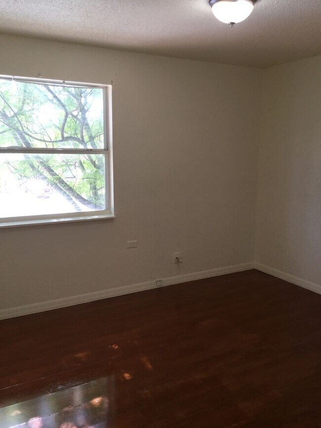Building Photo - 2454 Rio Pinar Lakes Blvd