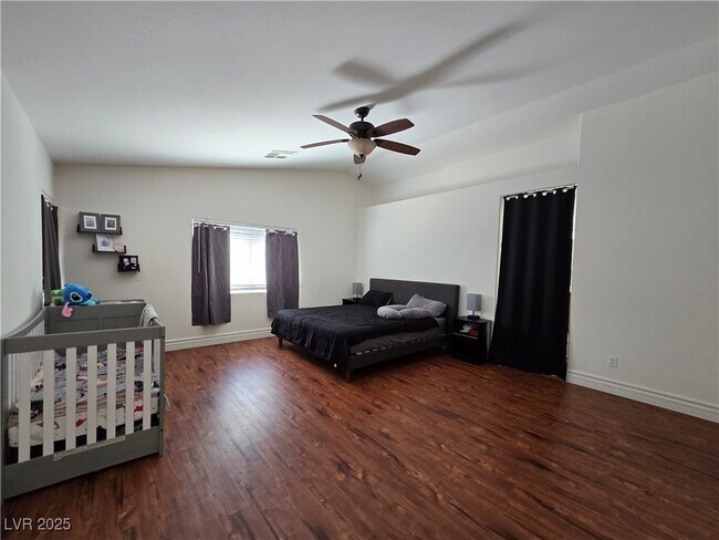 Building Photo - 125 Short Ruff Way