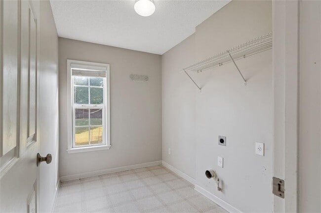 Building Photo - 9155 Friarbridge Dr