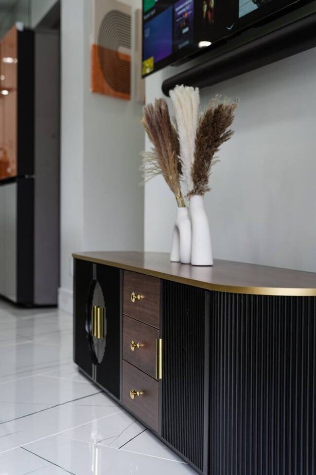 Building Photo - 4016 Eaton Dr