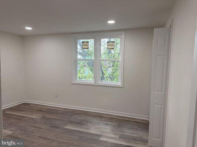 Building Photo - 1235 Elson Rd