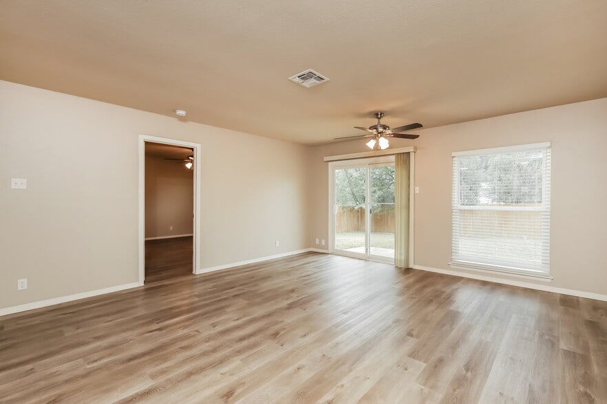 Building Photo - 10614 Cherry Laurel