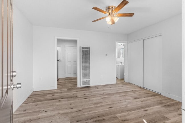 Interior Photo - 2652-2728 E 15th Street
