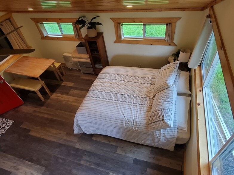 Building Photo - 995 Ainalako Rd