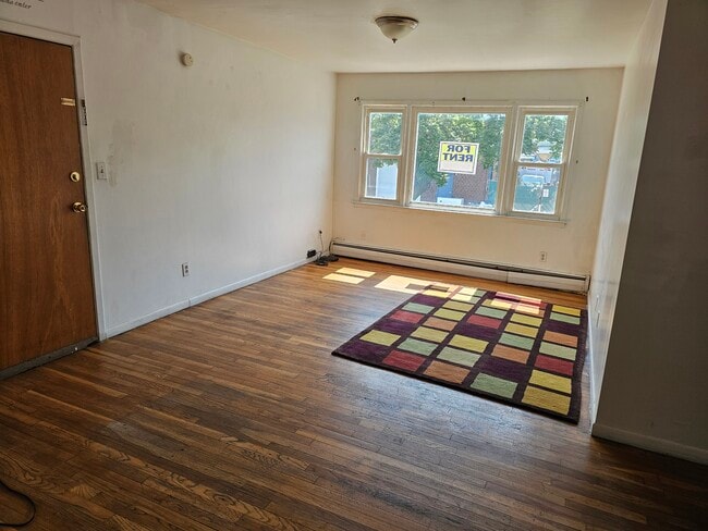 Primary Photo - 108 Sussex St