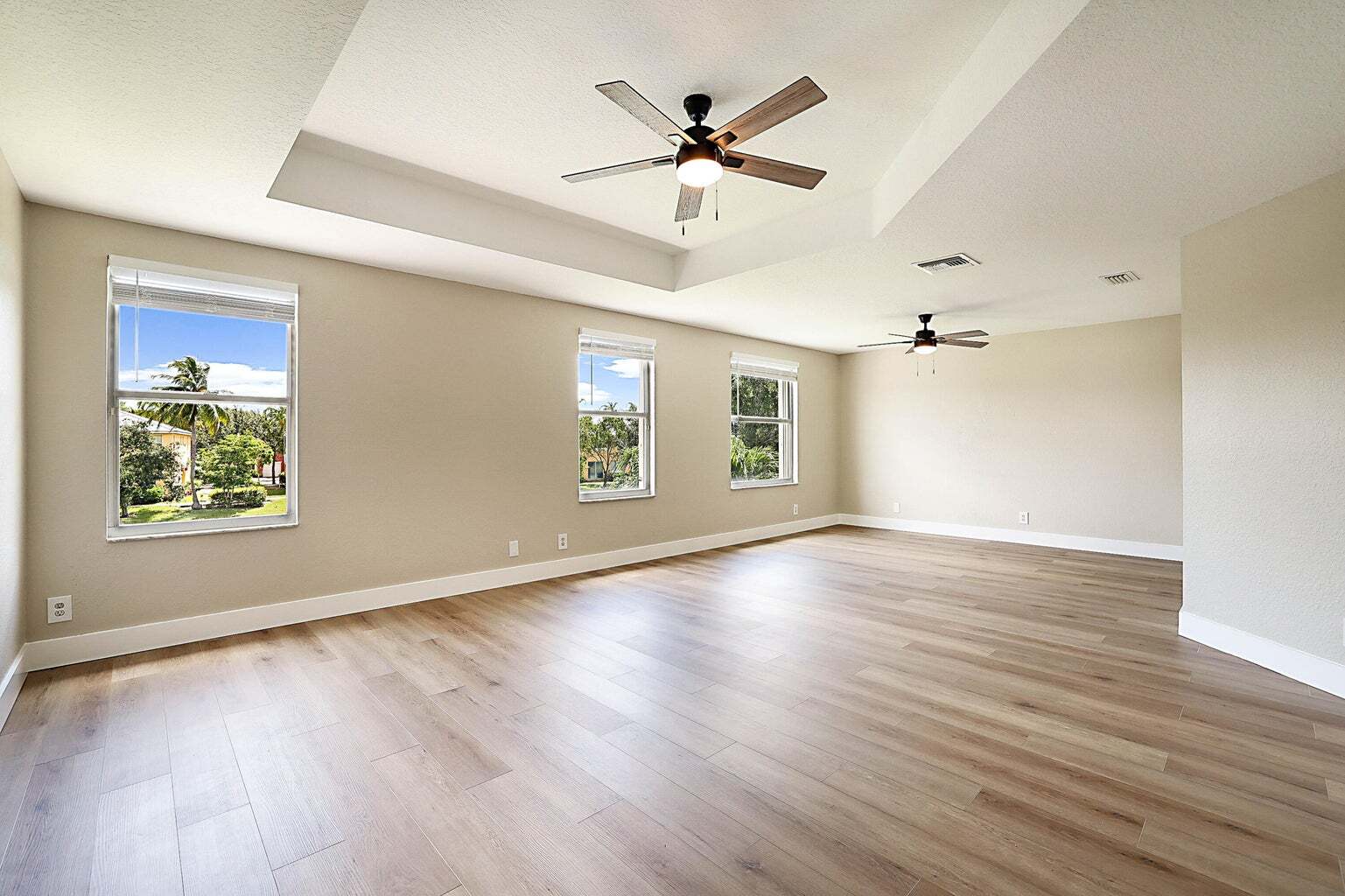 Building Photo - 122 Kensington Way