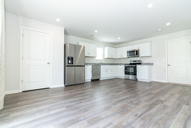 Building Photo - 104 Ashwood Ave