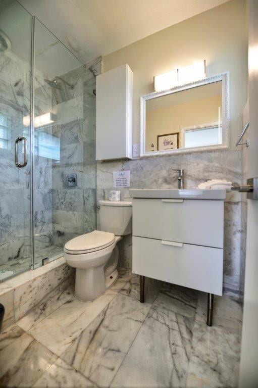 Building Photo - 3201 NE 23rd St