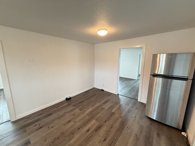 Building Photo - 4410 S Holt Rd