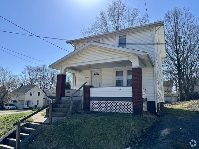 Building Photo - 1536 16th St NE