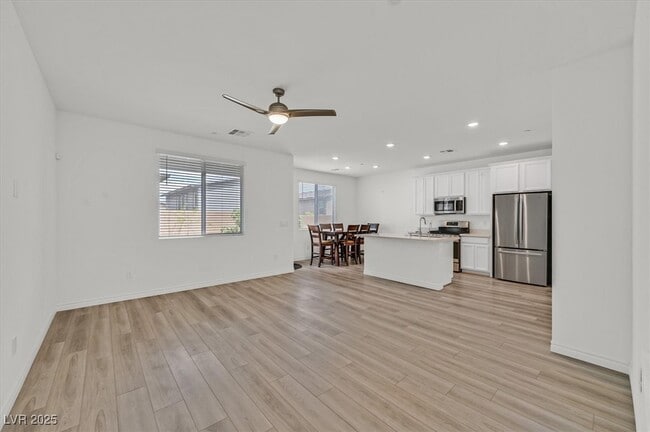 Building Photo - 8852 Flora Run Ave