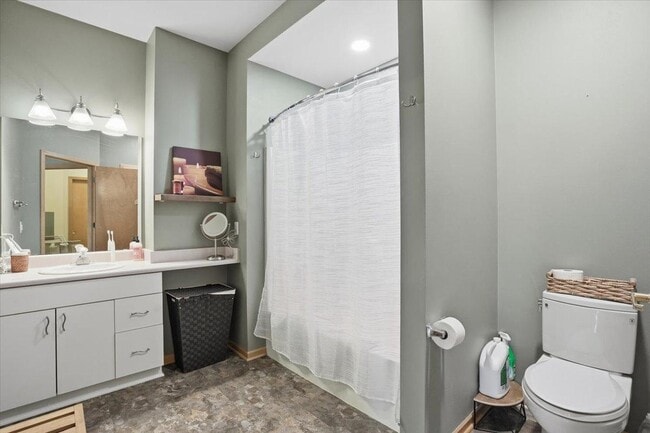 Building Photo - 1140 E Dayton St