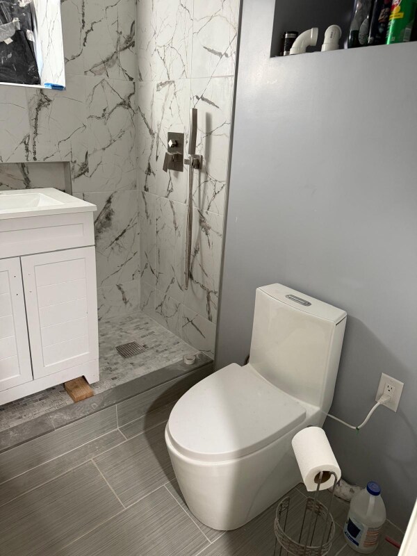 Building Photo - 54 Bolton Ave