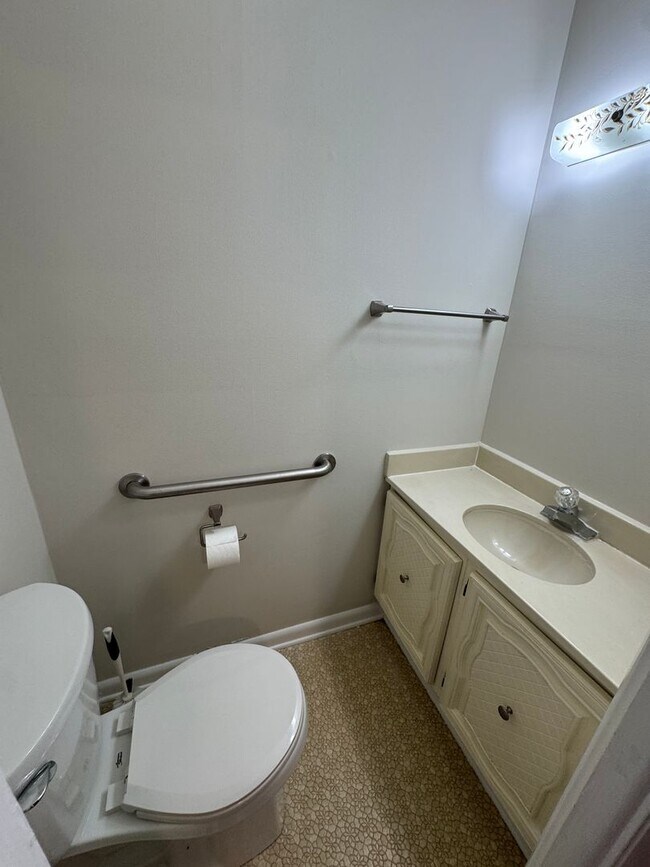 Building Photo - FOR RENT - Haymount Charmer