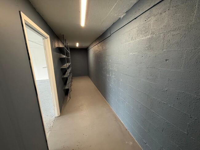 Building Photo - Enjoy Panoramic Holston River Views from T...