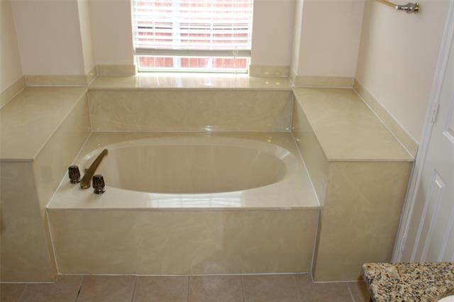 Building Photo - 4112 Howard Dr