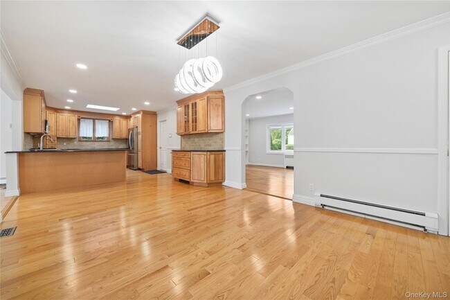 Building Photo - 131 Longfellow St