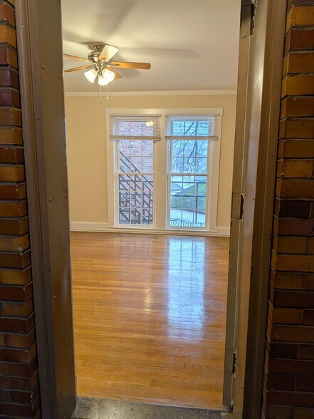 Building Photo - 3940 Beech St