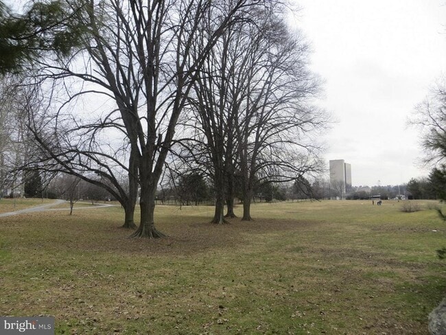 Building Photo - 5213 Rayland Dr